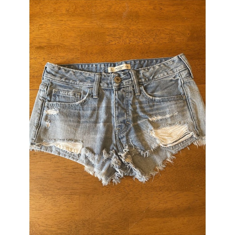 Abercrombie & Fitch Sz  2 Distressed blue Jean Fringe Hem short shorts￼ 15” Wst
